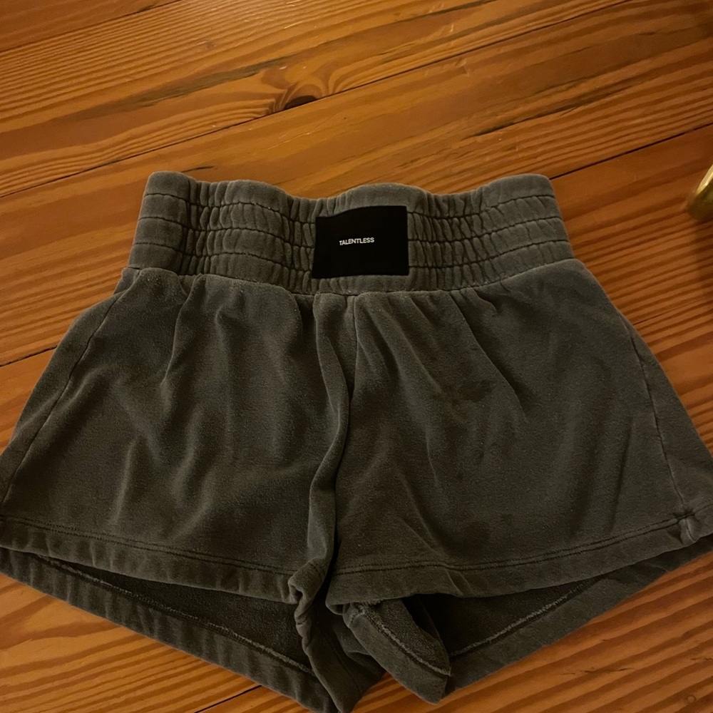 TALENTLESS Gray Athletic Shorts Relaxed Fit